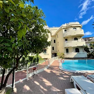 Nettuno Giardini Naxos